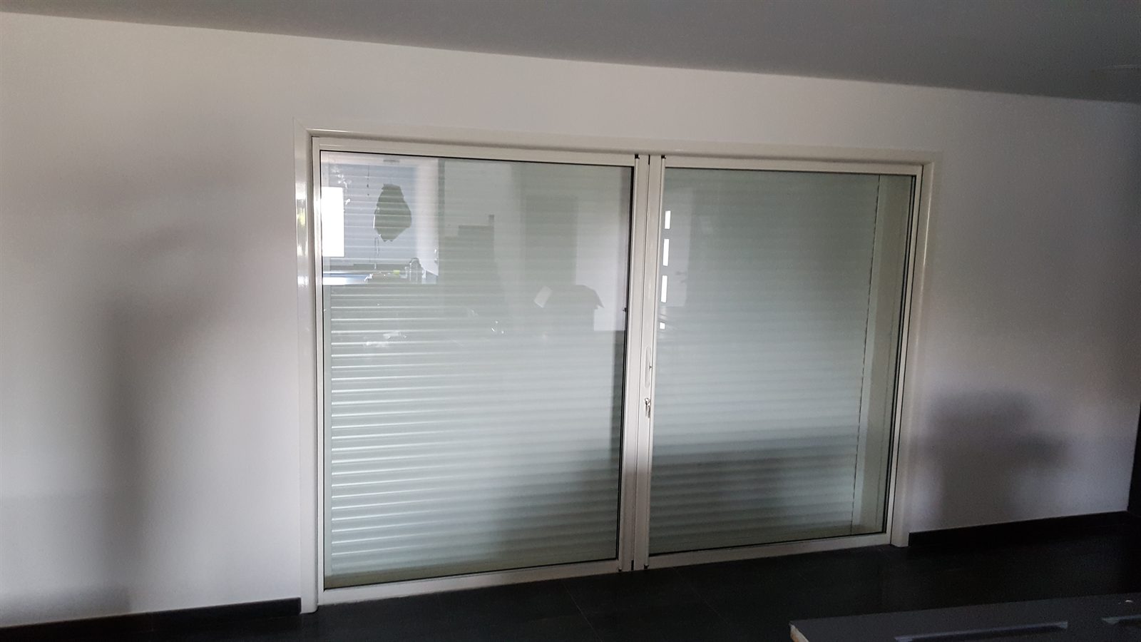 Coulissant aluminium volet fermé